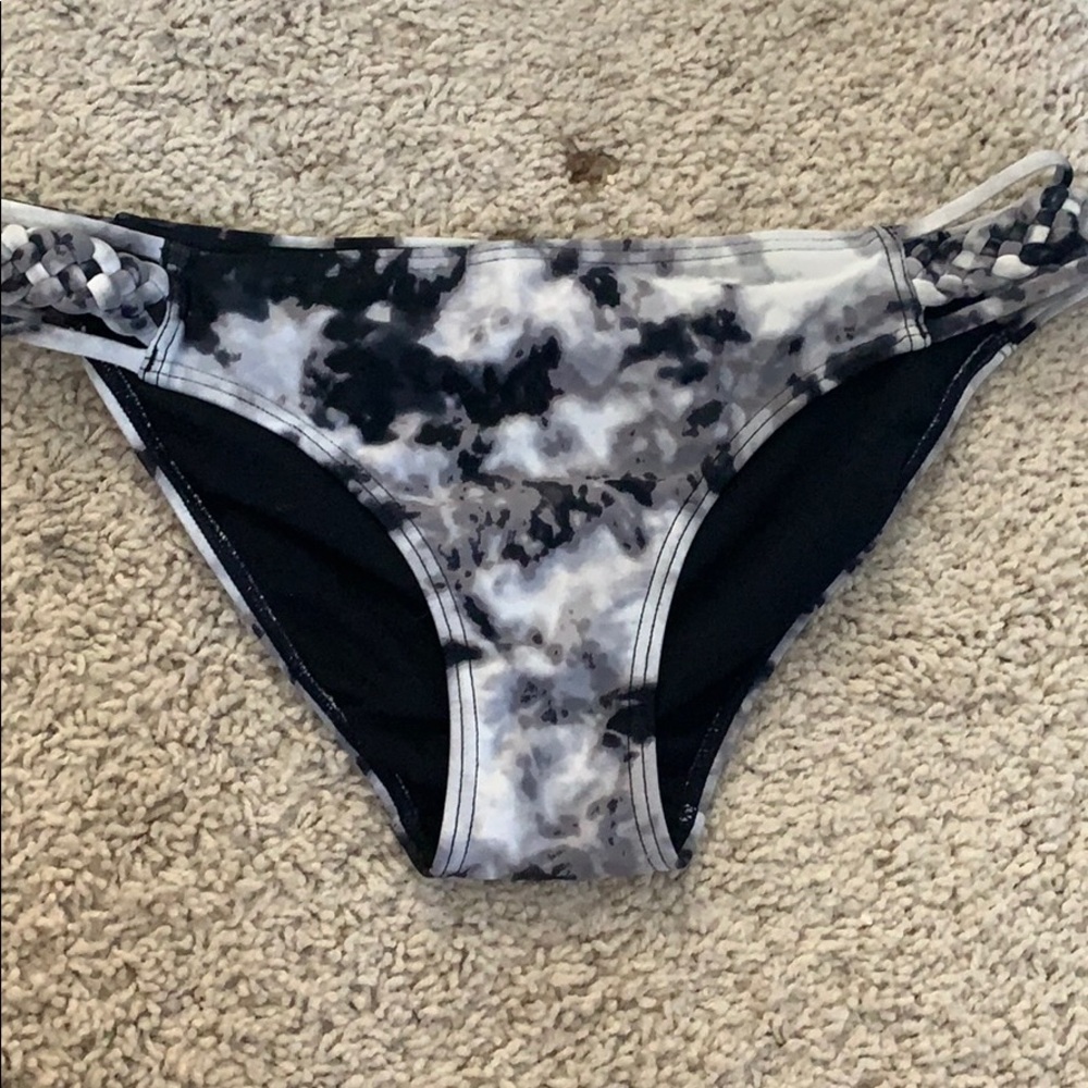 Women’s/Teens bathing suit bottoms